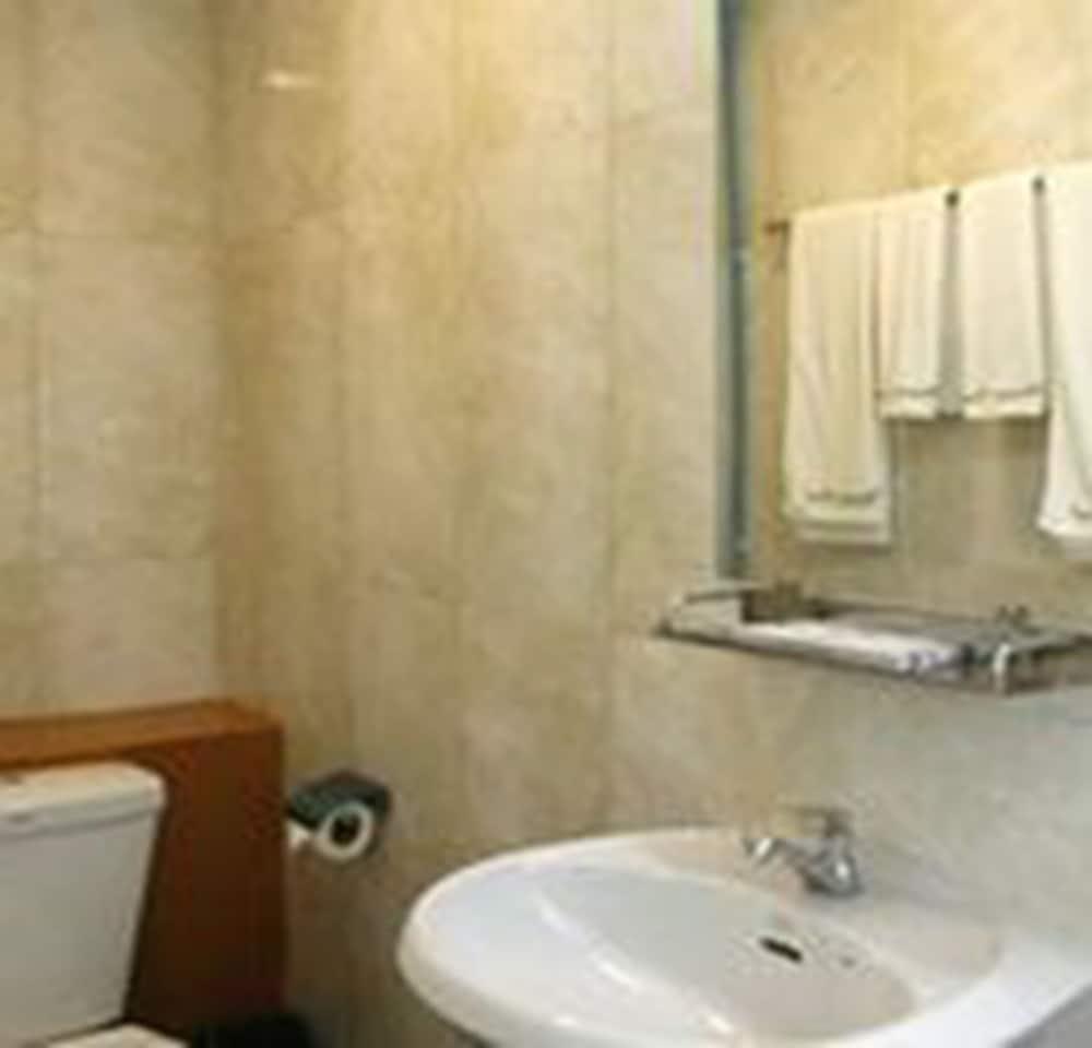 Vacation Hotel Yangon Exterior photo
